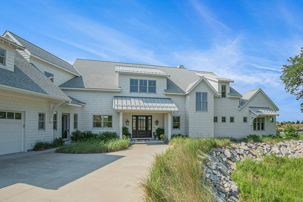 6736 Saugatuck Beach Road Saugatuck, MI 49453