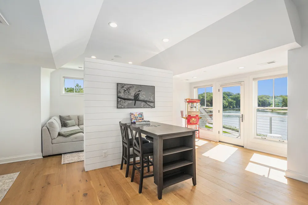 6736 Saugatuck Beach Road Saugatuck, MI 49453