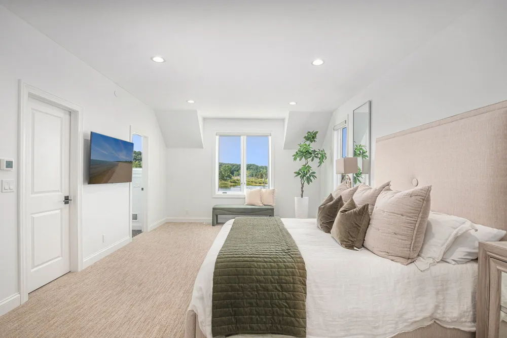 6736 Saugatuck Beach Road Saugatuck, MI 49453