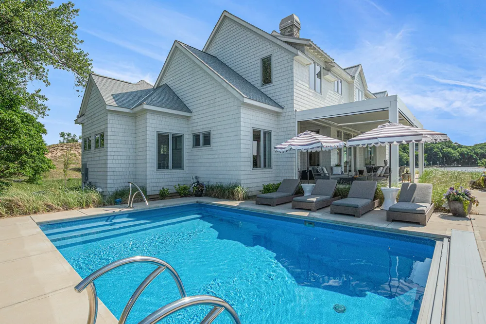 6736 Saugatuck Beach Road Saugatuck, MI 49453