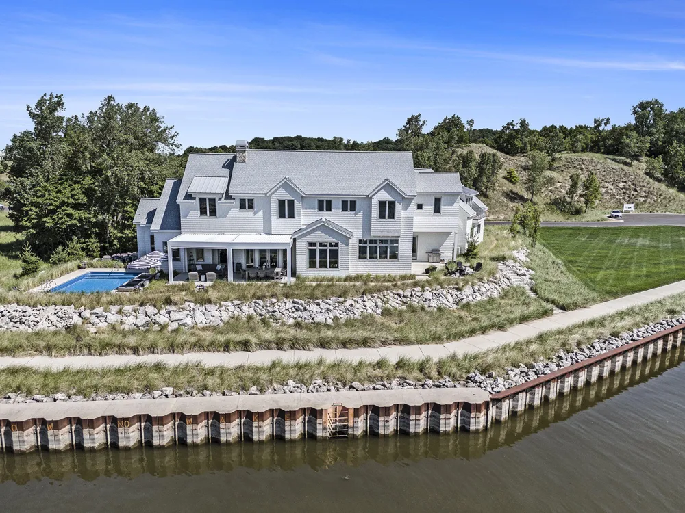 6736 Saugatuck Beach Road Saugatuck, MI 49453