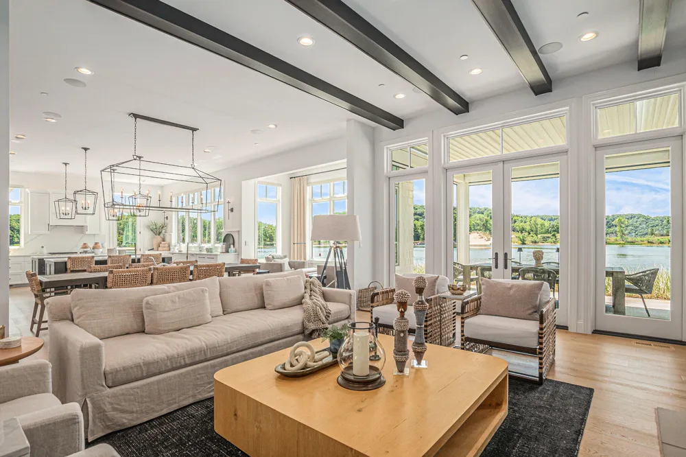 6736 Saugatuck Beach Road Saugatuck, MI 49453