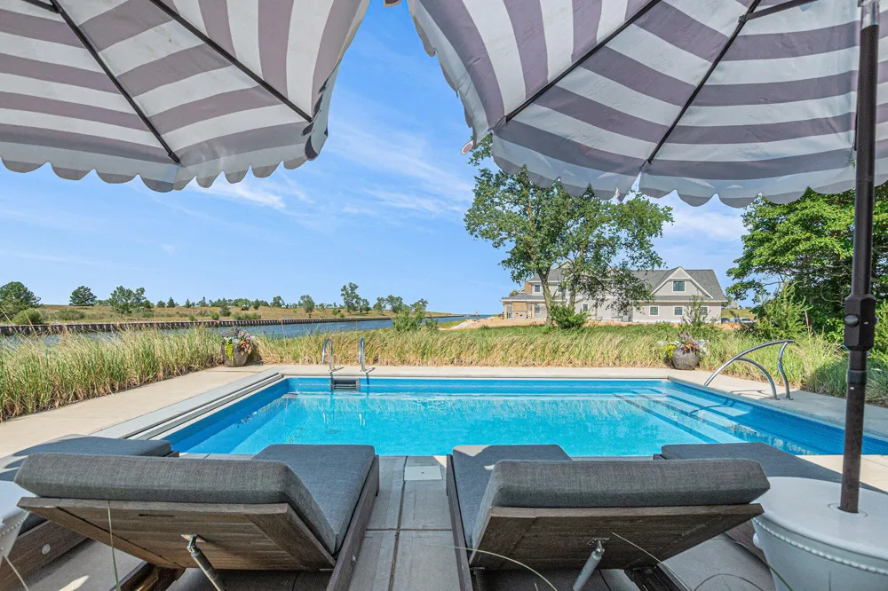 6736 Saugatuck Beach Road Saugatuck, MI 49453
