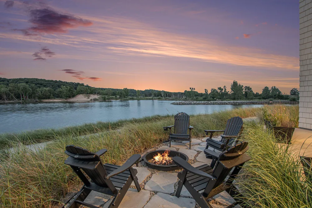 6736 Saugatuck Beach Road Saugatuck, MI 49453