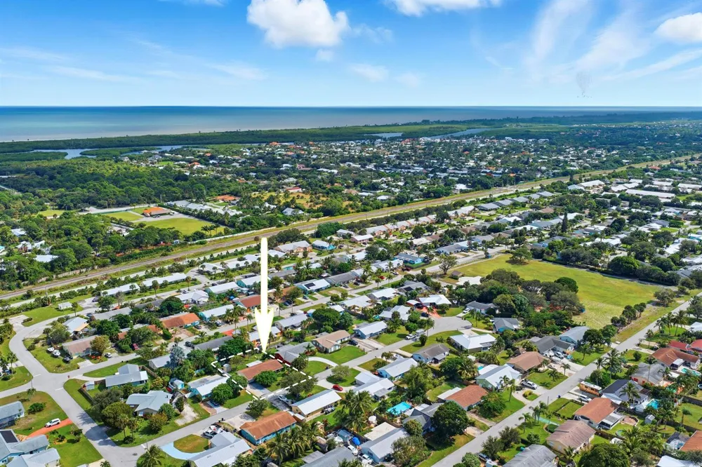 8685 SE KEATHLEY COURT Hobe Sound, FL 33455
