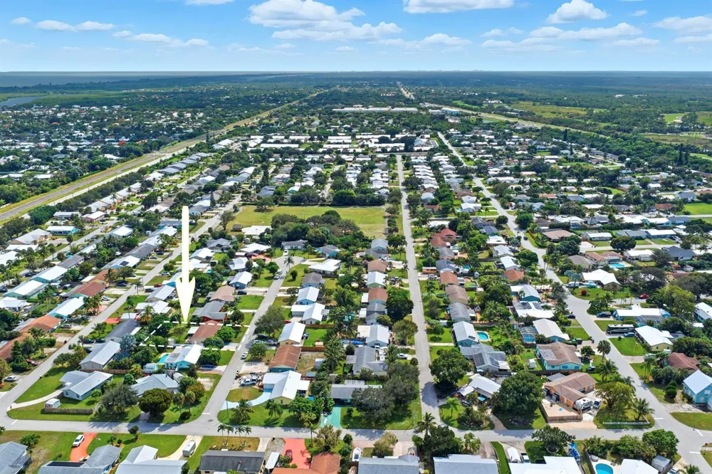 8685 SE KEATHLEY COURT Hobe Sound, FL 33455