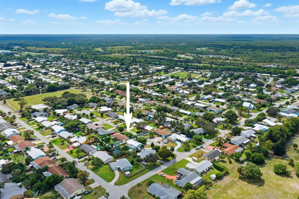 8685 SE KEATHLEY COURT Hobe Sound, FL 33455