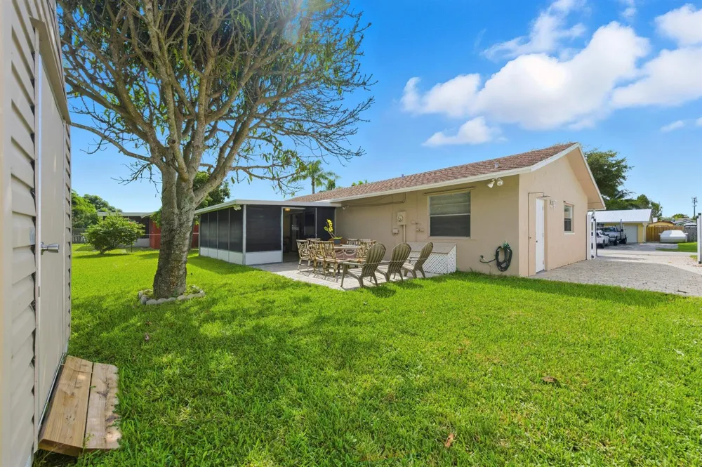 8685 SE KEATHLEY COURT Hobe Sound, FL 33455