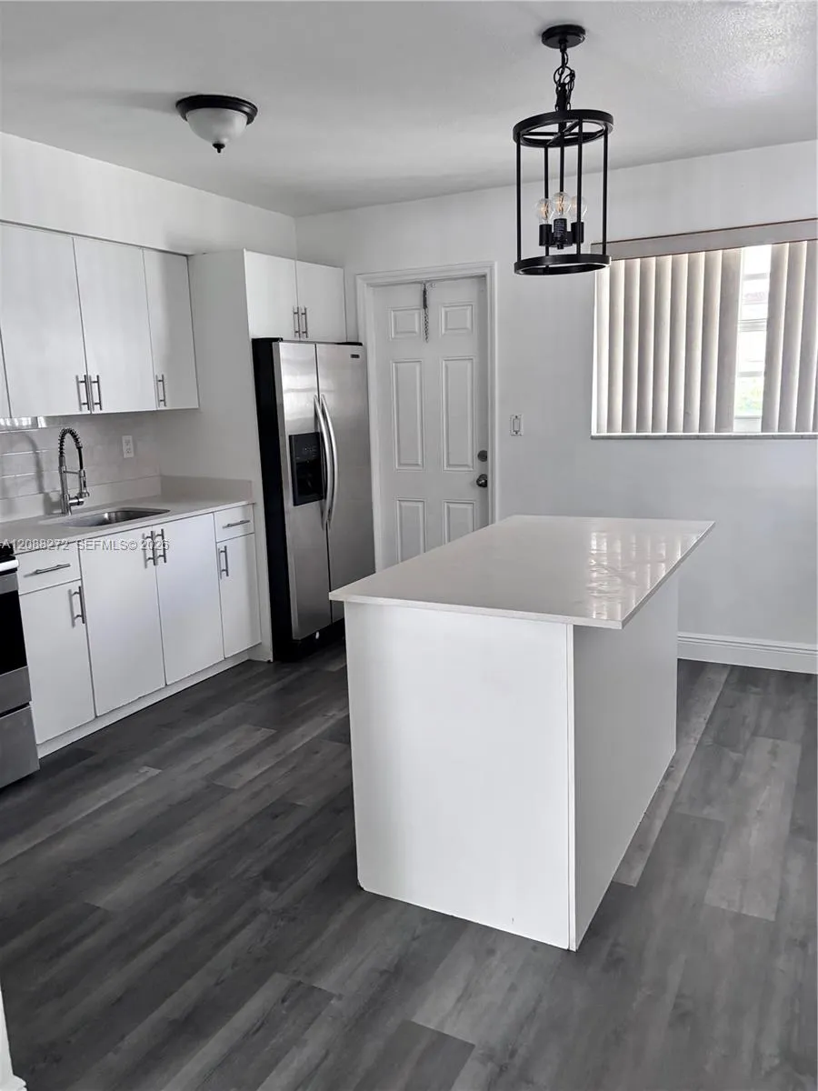2906 NW 13th St #2908 Miami, FL 33125