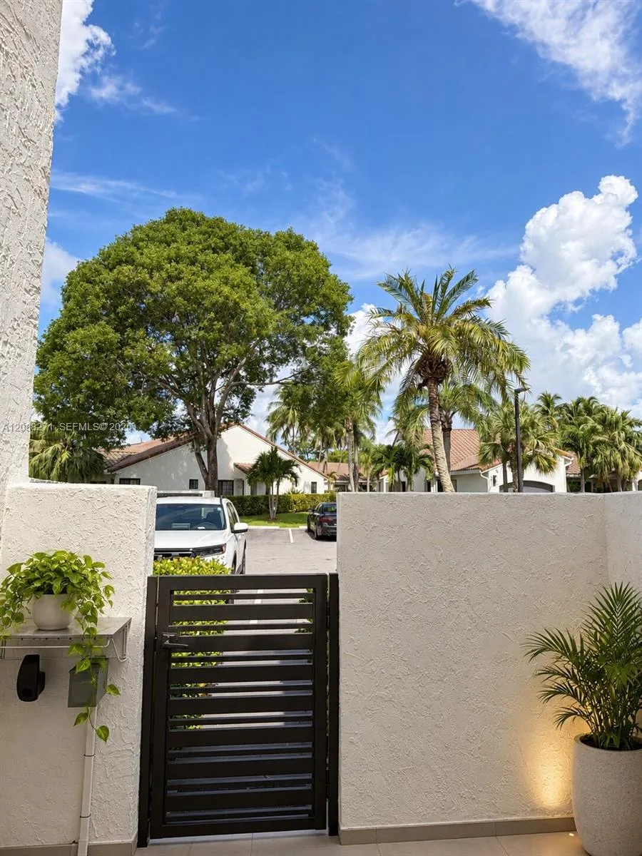 21204 Harbor Way #123-12 Aventura, FL 33180