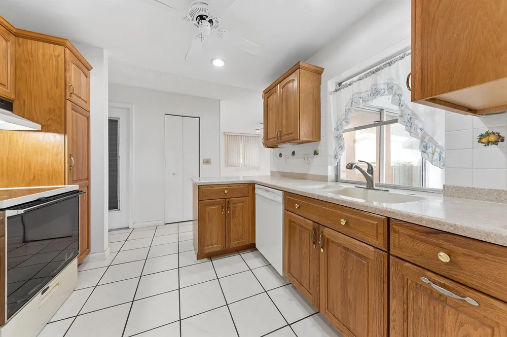 2070 SW 13TH TERRACE Boynton Beach, FL 33426