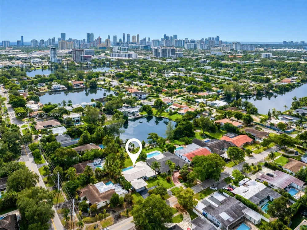 19885 NE 22nd Ave Miami, FL 33180