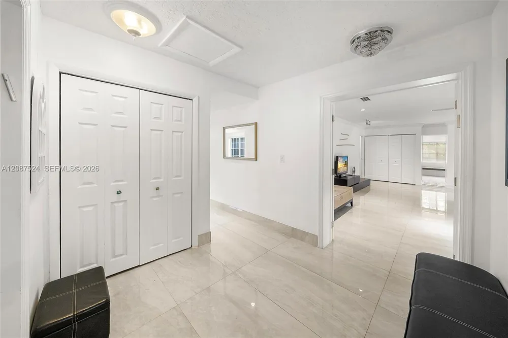 19885 NE 22nd Ave Miami, FL 33180
