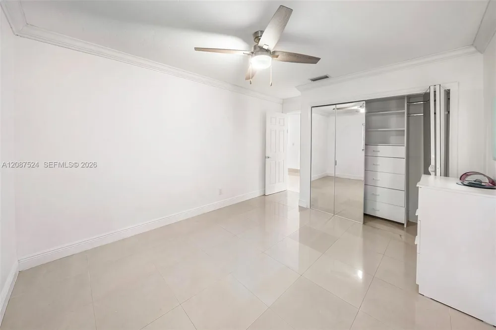 19885 NE 22nd Ave Miami, FL 33180