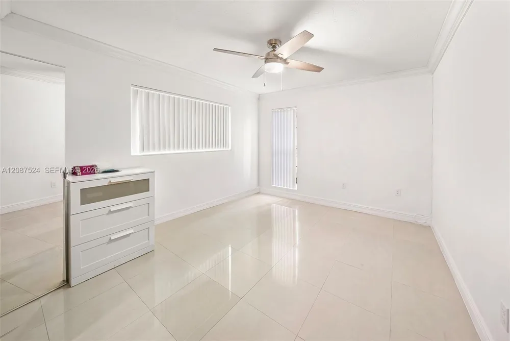 19885 NE 22nd Ave Miami, FL 33180