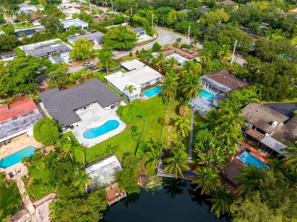 19885 NE 22nd Ave Miami, FL 33180