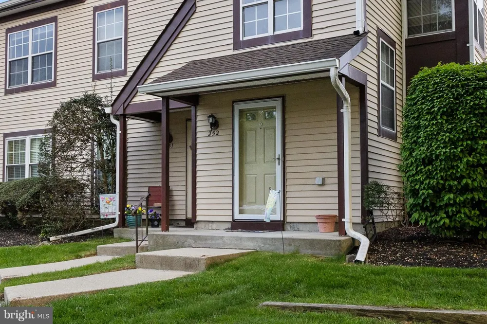 252 ANDOVER PLACE Robbinsville, NJ 08691