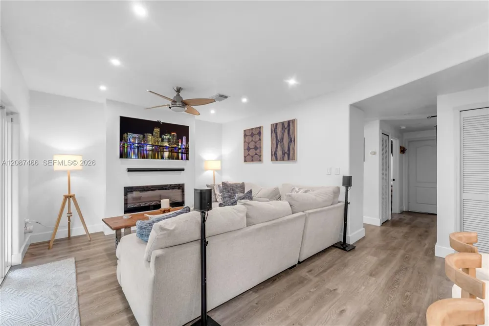 9164 SW 166th Ct Miami, FL 33196