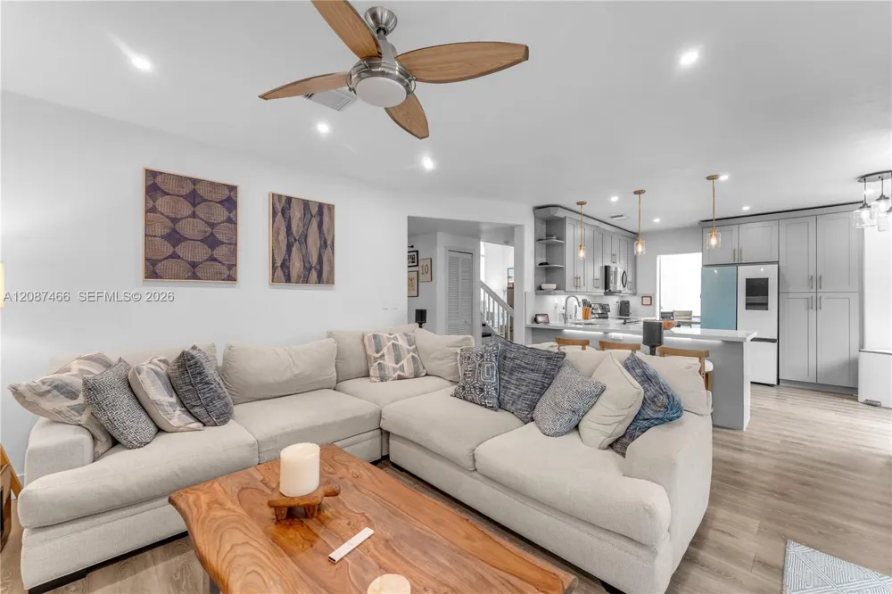 9164 SW 166th Ct Miami, FL 33196