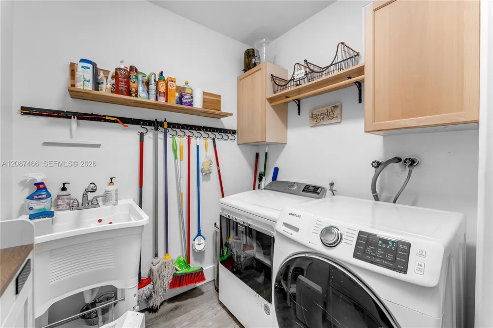 9164 SW 166th Ct Miami, FL 33196