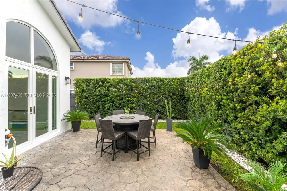 9164 SW 166th Ct Miami, FL 33196
