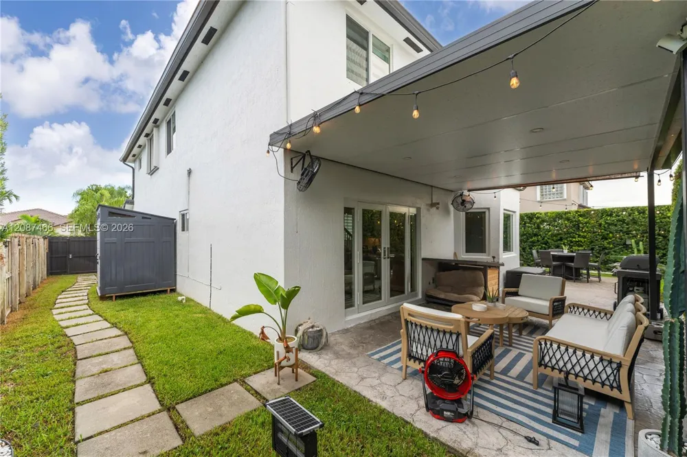 9164 SW 166th Ct Miami, FL 33196