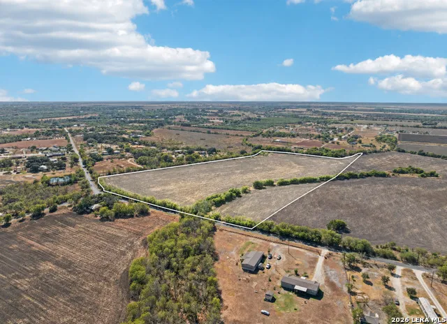 11735 OBRIEN RD Atascosa, TX 78002