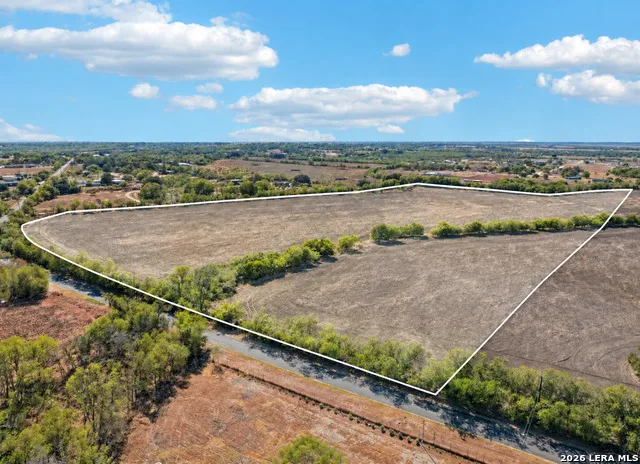 11735 OBRIEN RD Atascosa, TX 78002