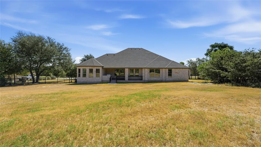 205 Standing Oak Drive Georgetown, TX 78633