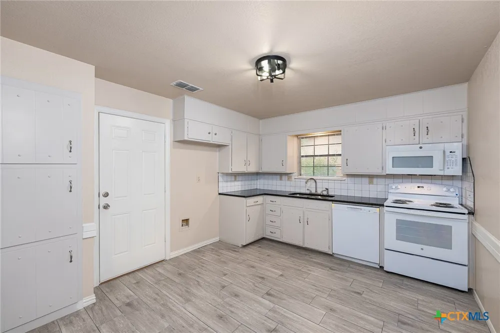 230 Blanket Drive Copperas Cove, TX 76522