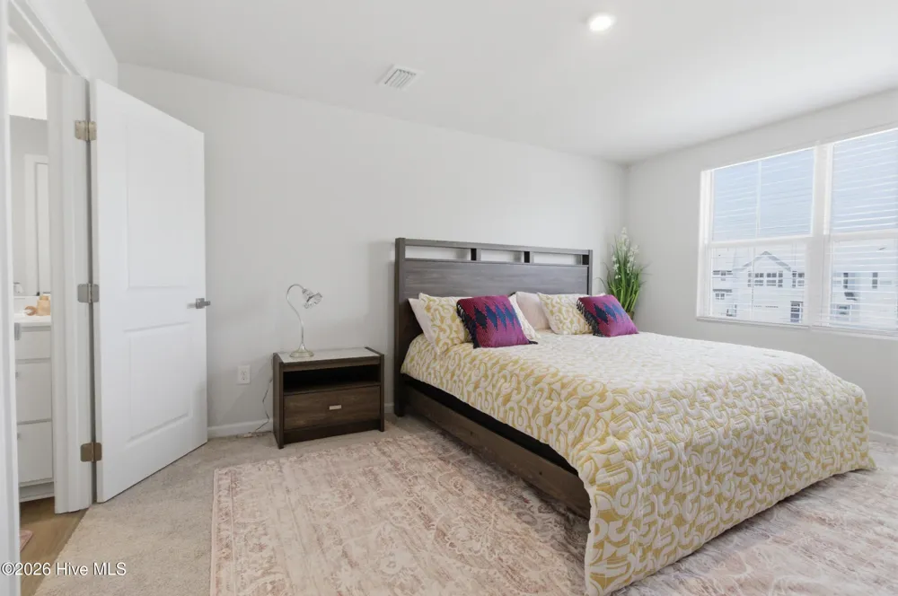3206 Penguin Circle Elizabeth City, NC 27909