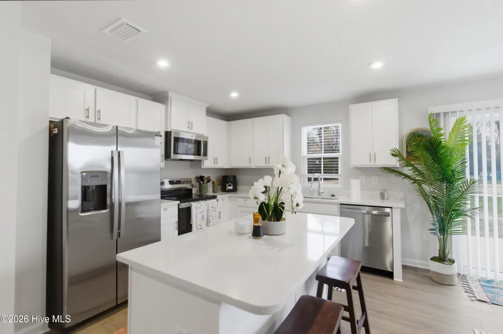 3206 Penguin Circle Elizabeth City, NC 27909