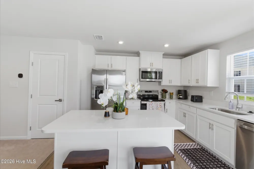 3206 Penguin Circle Elizabeth City, NC 27909