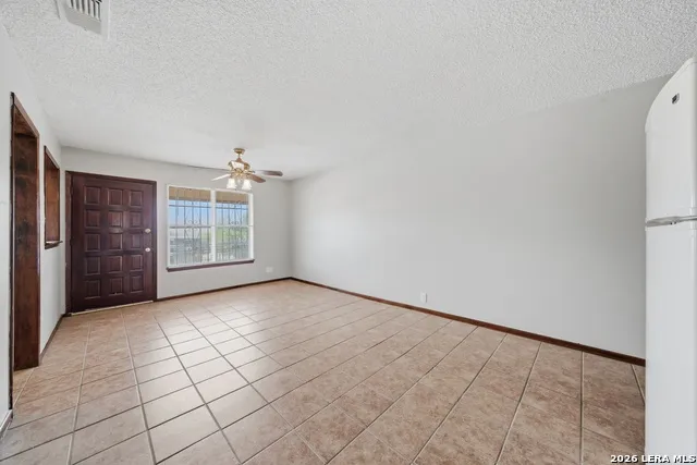 911 vance jackson rd #204 San Antonio, TX 78201