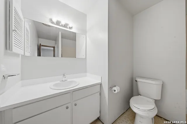 911 vance jackson rd #204 San Antonio, TX 78201