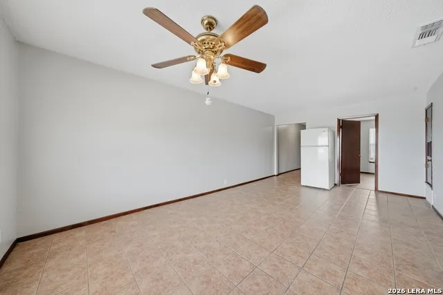 911 vance jackson rd #204 San Antonio, TX 78201