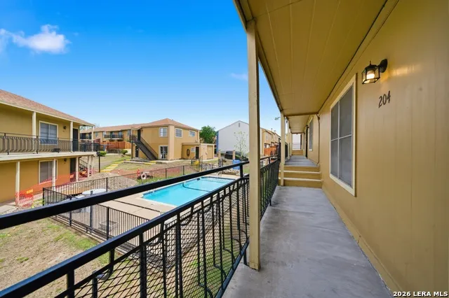 911 vance jackson rd #204 San Antonio, TX 78201