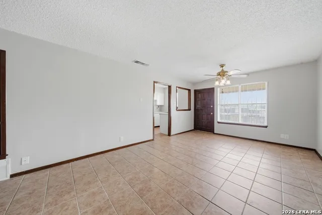 911 vance jackson rd #204 San Antonio, TX 78201
