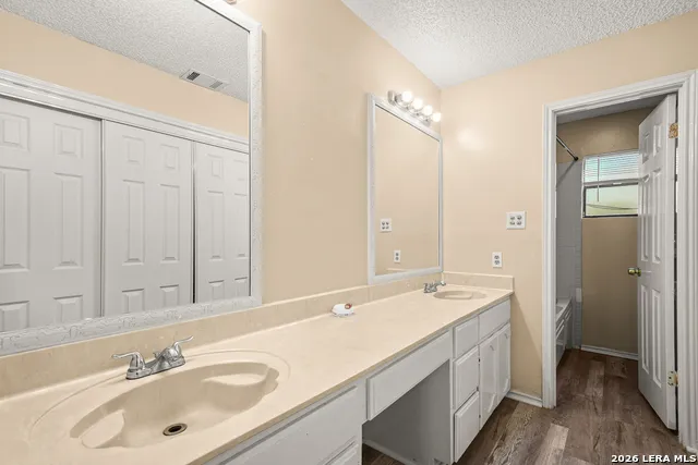 8726 Timber Range San Antonio, TX 78250