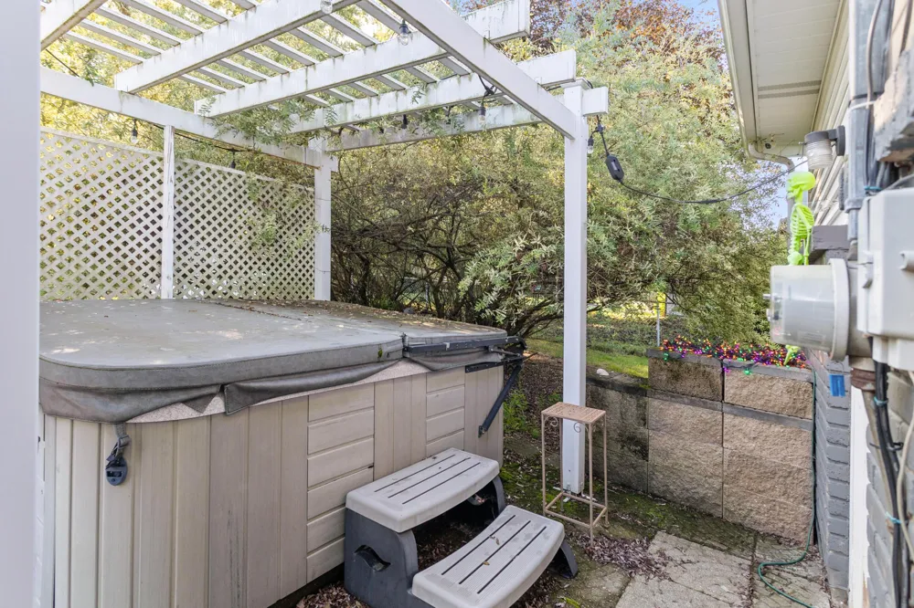 339 Minges Road S Battle Creek, MI 49015