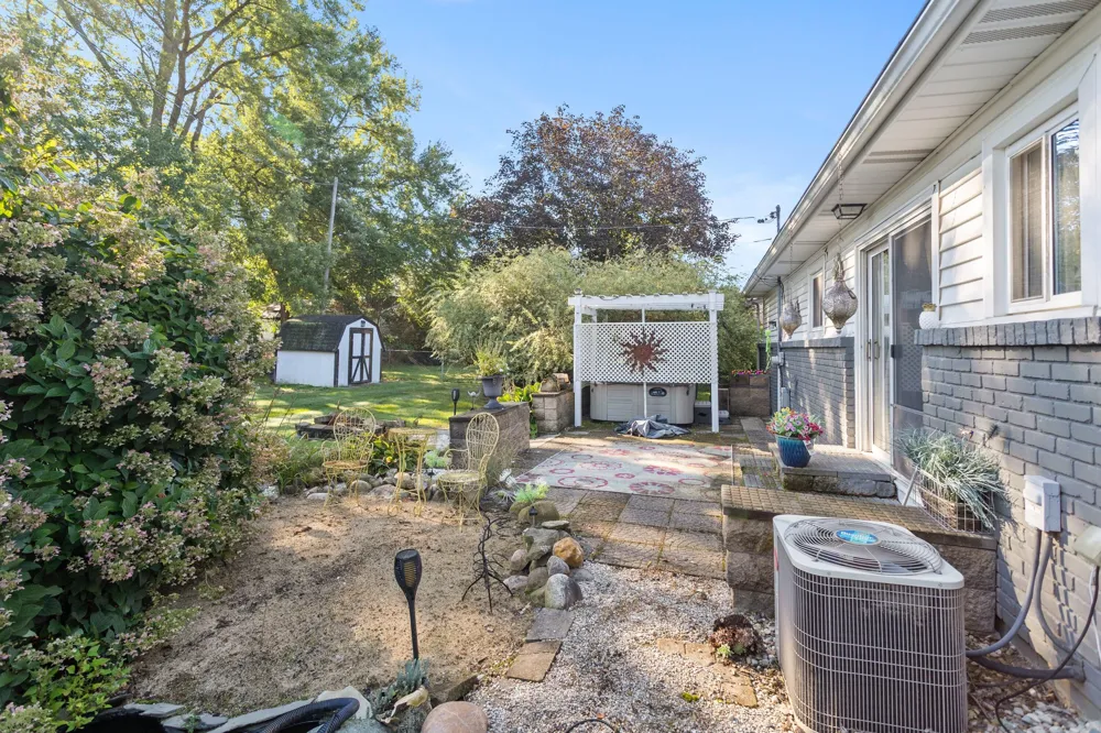 339 Minges Road S Battle Creek, MI 49015