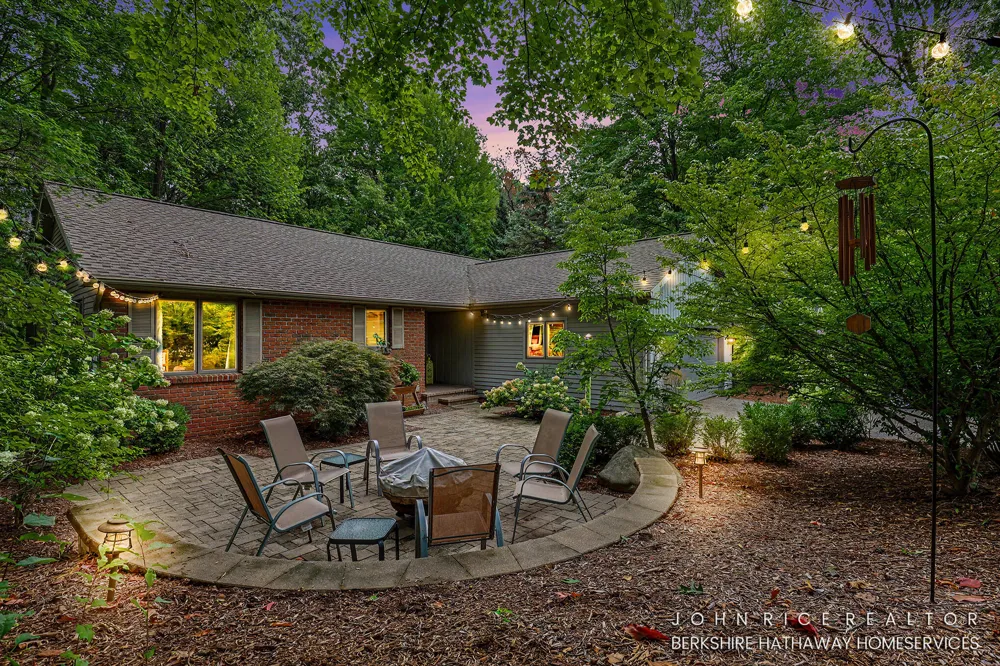956 Spaulding Avenue SE Ada Township, MI 49301