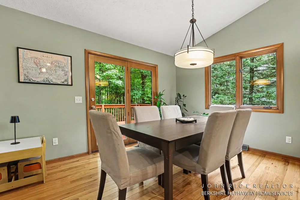956 Spaulding Avenue SE Ada Township, MI 49301