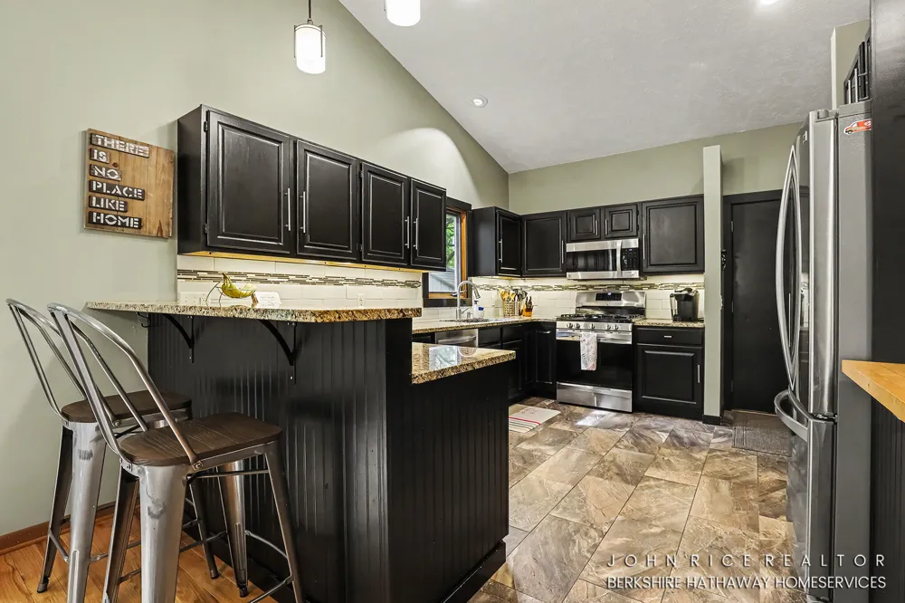 956 Spaulding Avenue SE Ada Township, MI 49301