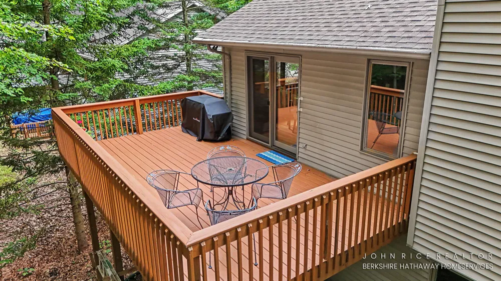 956 Spaulding Avenue SE Ada Township, MI 49301