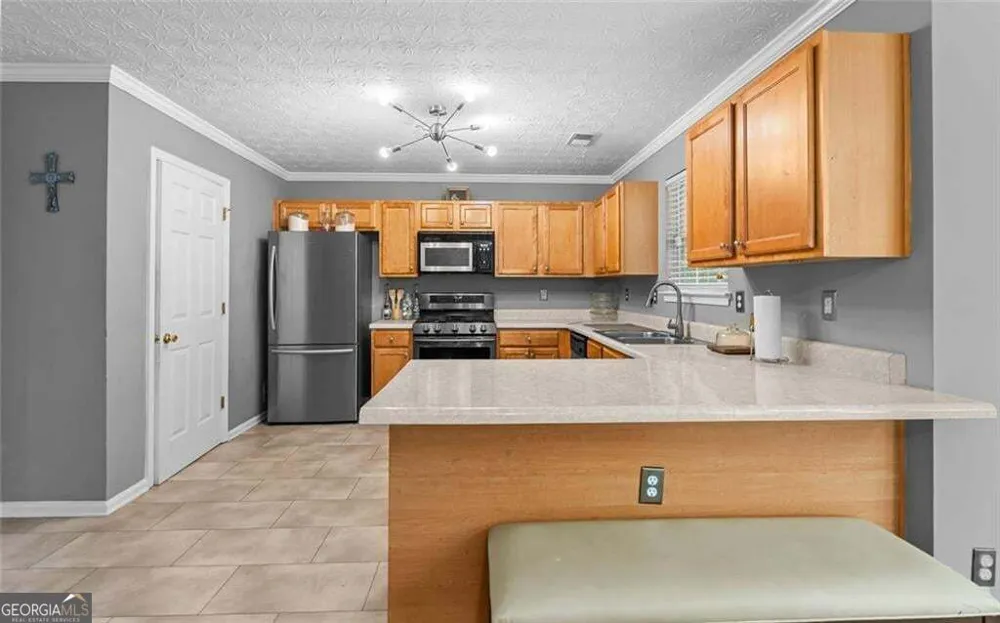 856 Haydens RDG Ellenwood, GA 30294