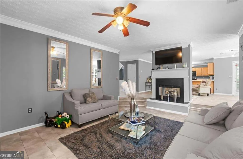 856 Haydens RDG Ellenwood, GA 30294