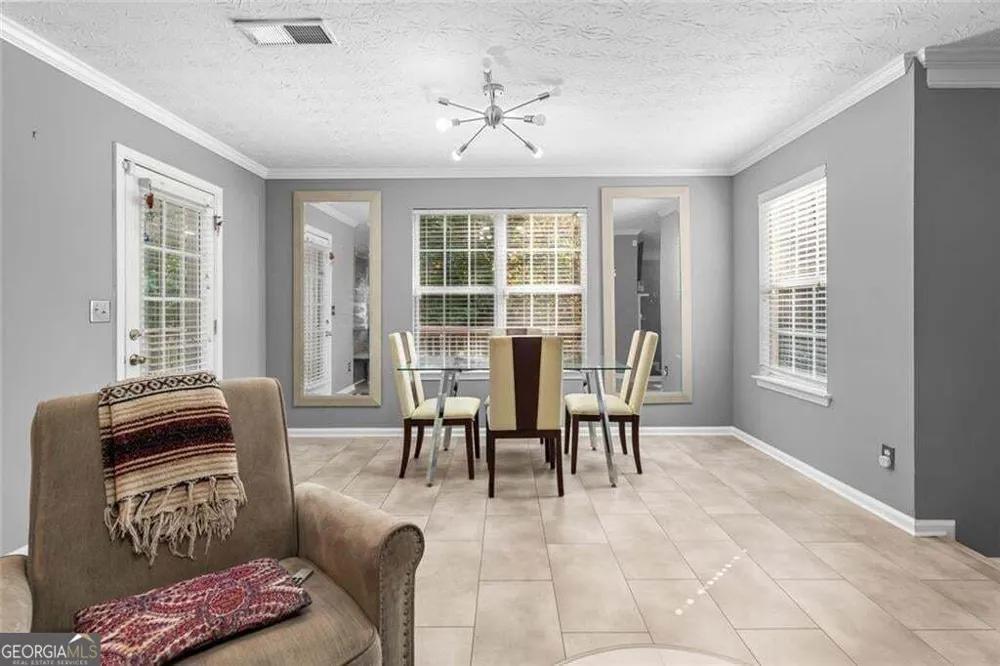 856 Haydens RDG Ellenwood, GA 30294