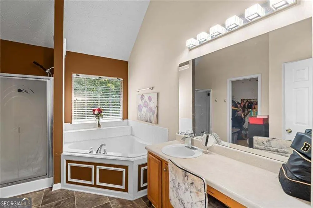 856 Haydens RDG Ellenwood, GA 30294