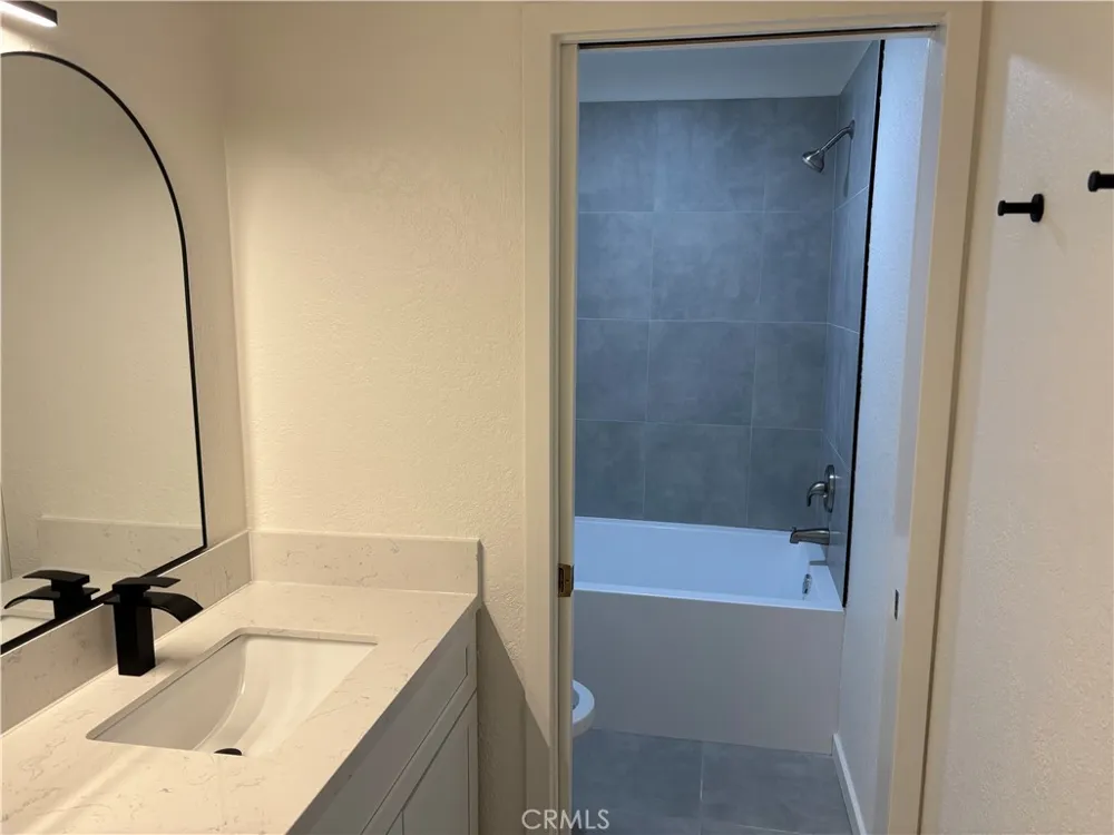 1000 Central #30 Riverside, CA 92507
